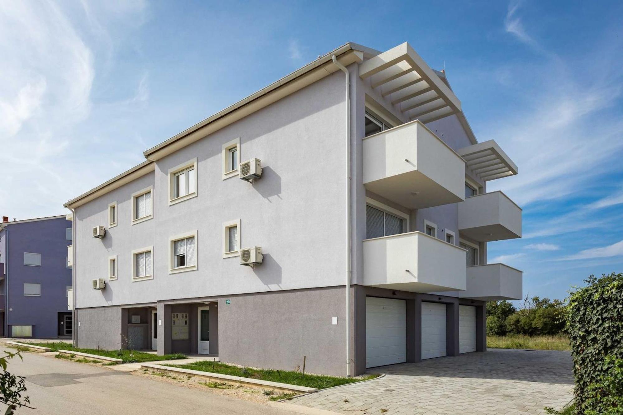 Lana Luxe Apartment Pula Ngoại thất bức ảnh