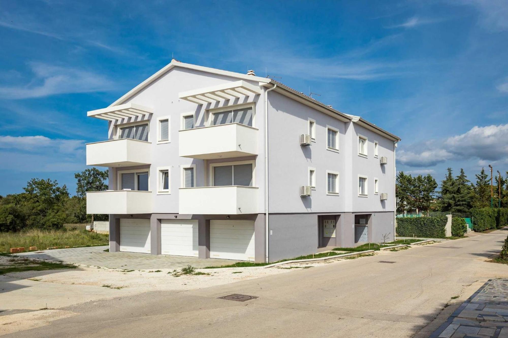 Lana Luxe Apartment Pula Ngoại thất bức ảnh